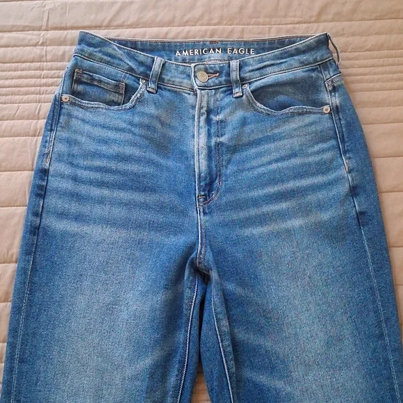 American Eagle Outfitters Highest Rise Mom Jeans - Picture 3 of 14